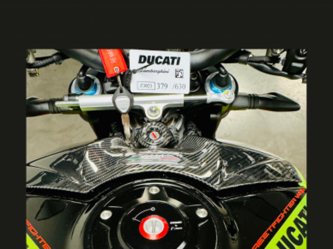 DUCATI Streetfighter V4 4