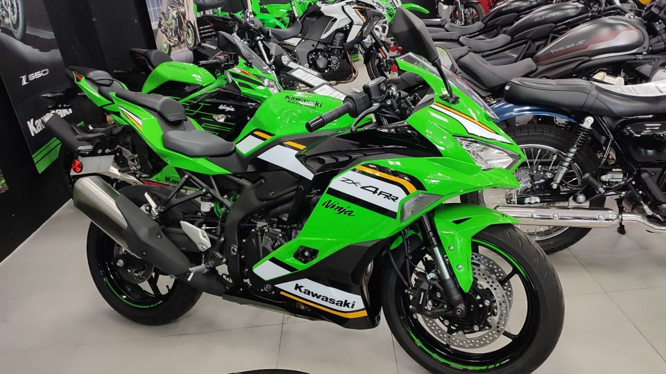 KAWASAKI ZXR-4 4