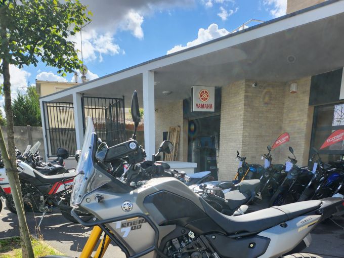 YAMAHA XTZ TENERE 700 4