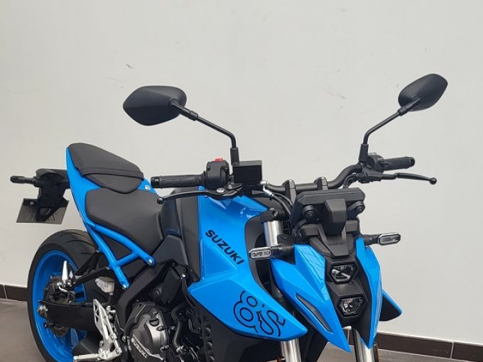 SUZUKI GSX-8S 4