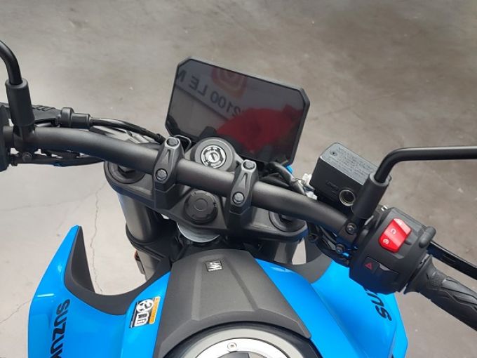 SUZUKI GSX-8S 4