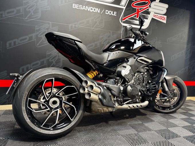 DUCATI DIAVEL V4 4