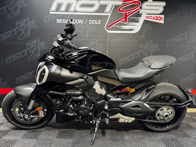 DUCATI DIAVEL V4 4