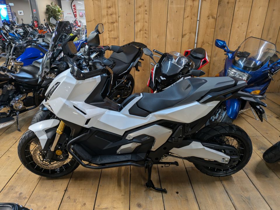 HONDA X-ADV 4
