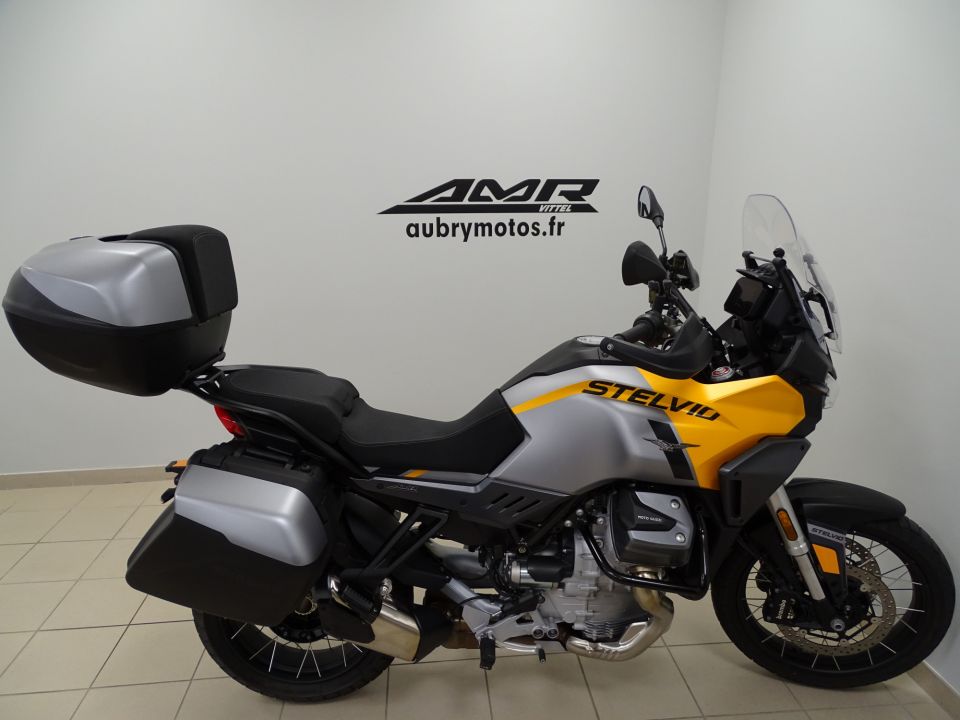 MOTO GUZZI STELVIO 4