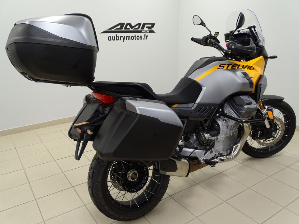 MOTO GUZZI STELVIO 4