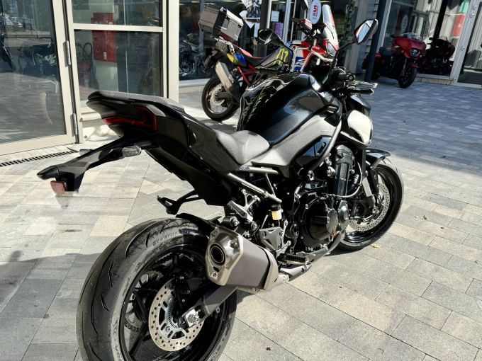 KAWASAKI Z900 4