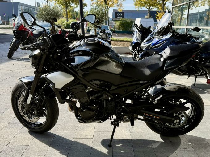 KAWASAKI Z900 4