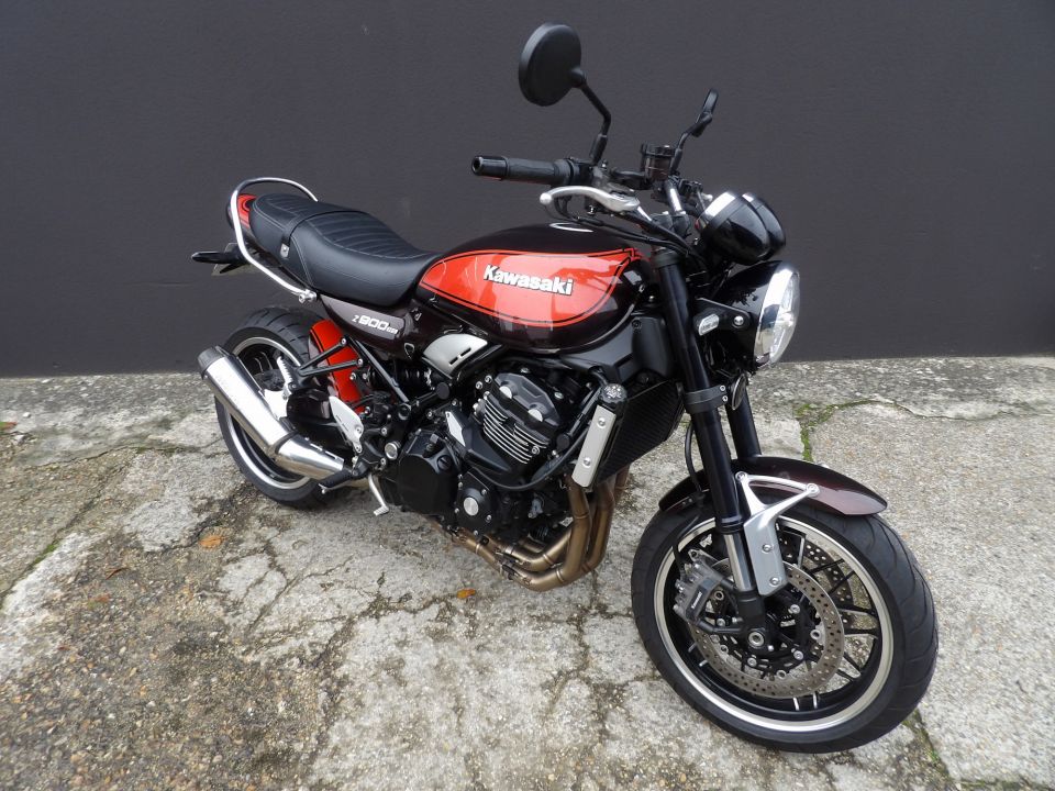 KAWASAKI Z 900 RS 4