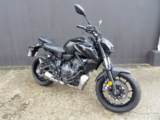 YAMAHA MT-07 (47.5CV) 4