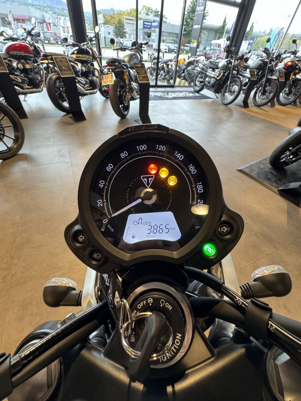 TRIUMPH SPEED TWIN 900 4