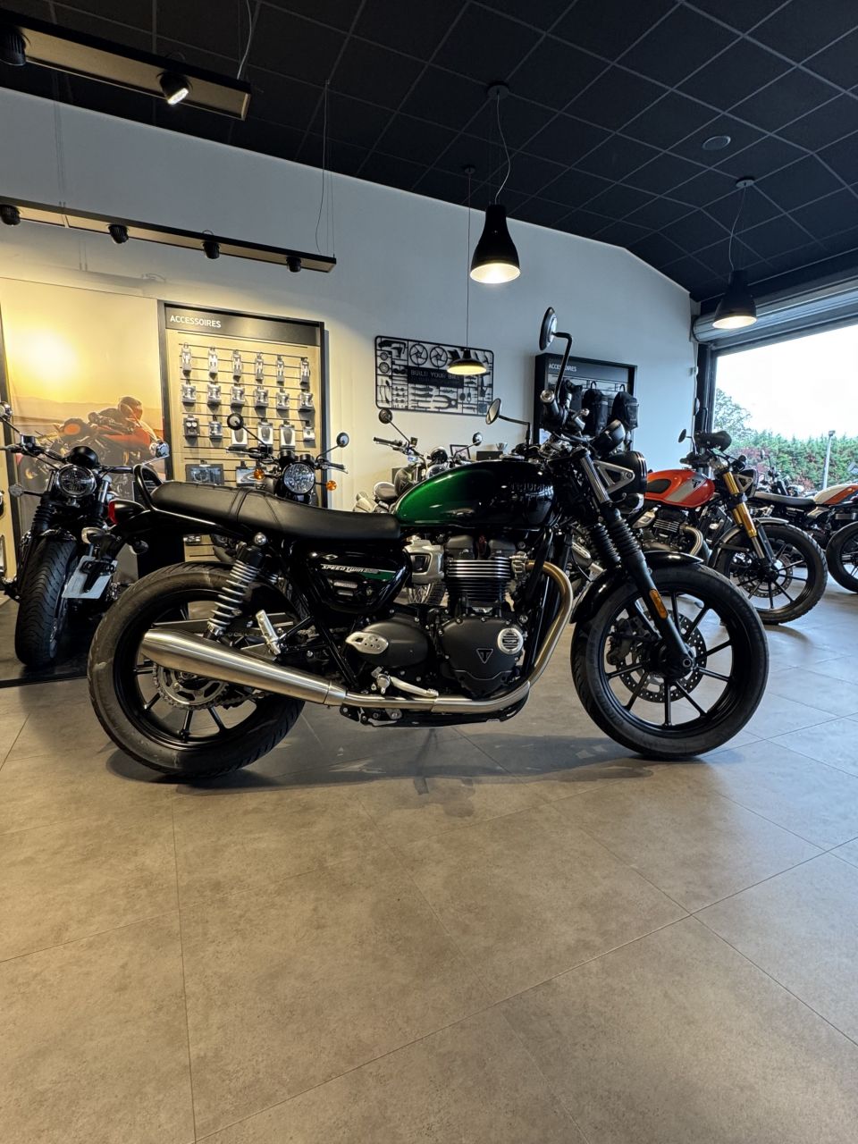 TRIUMPH SPEED TWIN 900 4