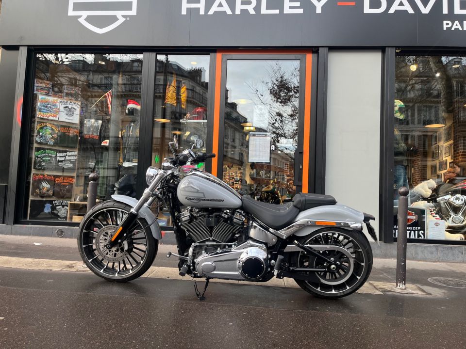 HARLEY-DAVIDSON SOFTAIL BREAKOUT 1923 4