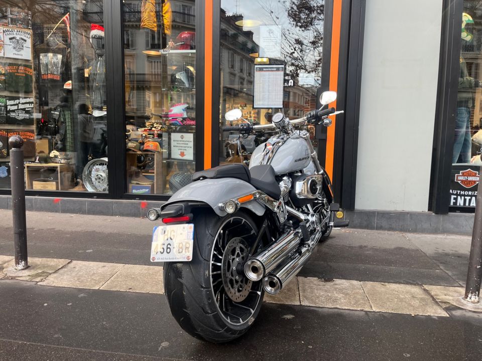 HARLEY-DAVIDSON SOFTAIL BREAKOUT 1923 4