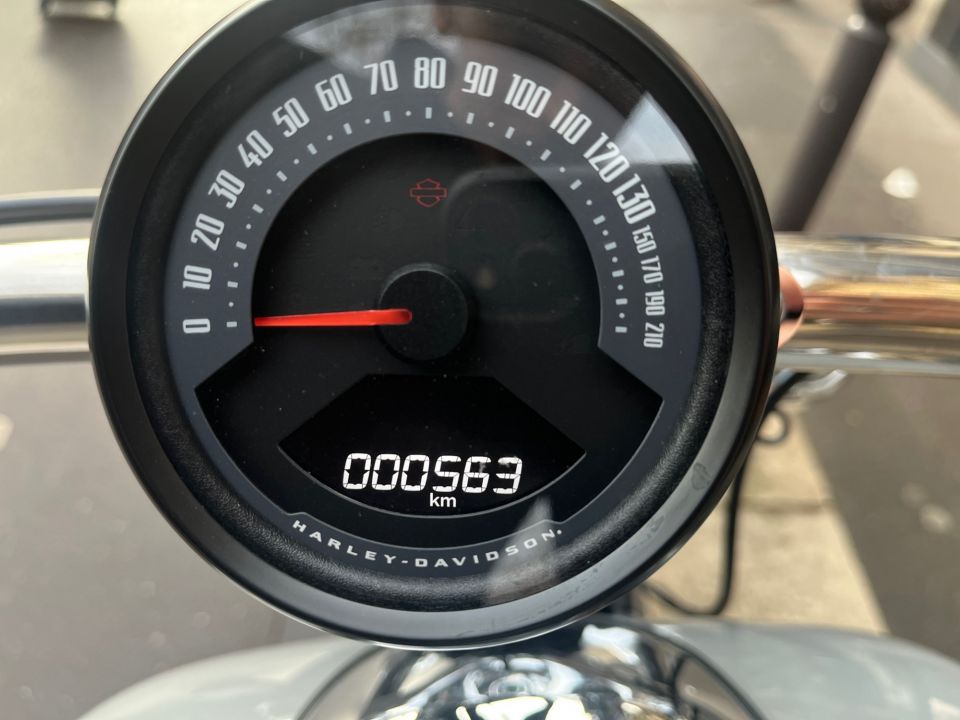 HARLEY-DAVIDSON SOFTAIL BREAKOUT 1923 4