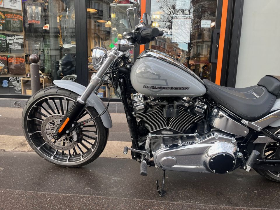 HARLEY-DAVIDSON SOFTAIL BREAKOUT 1923 4