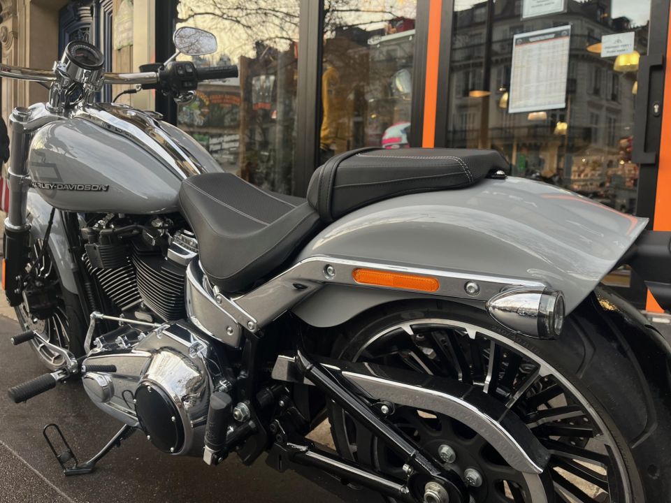 HARLEY-DAVIDSON SOFTAIL BREAKOUT 1923 4