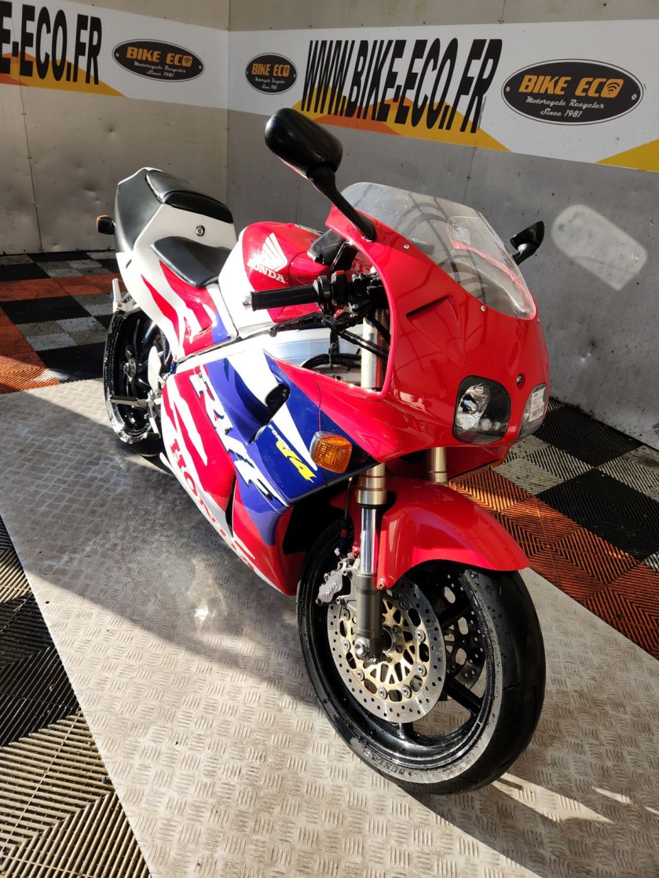HONDA RVF 400 4