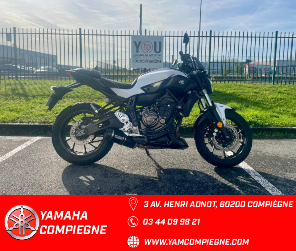 YAMAHA MT-07 4