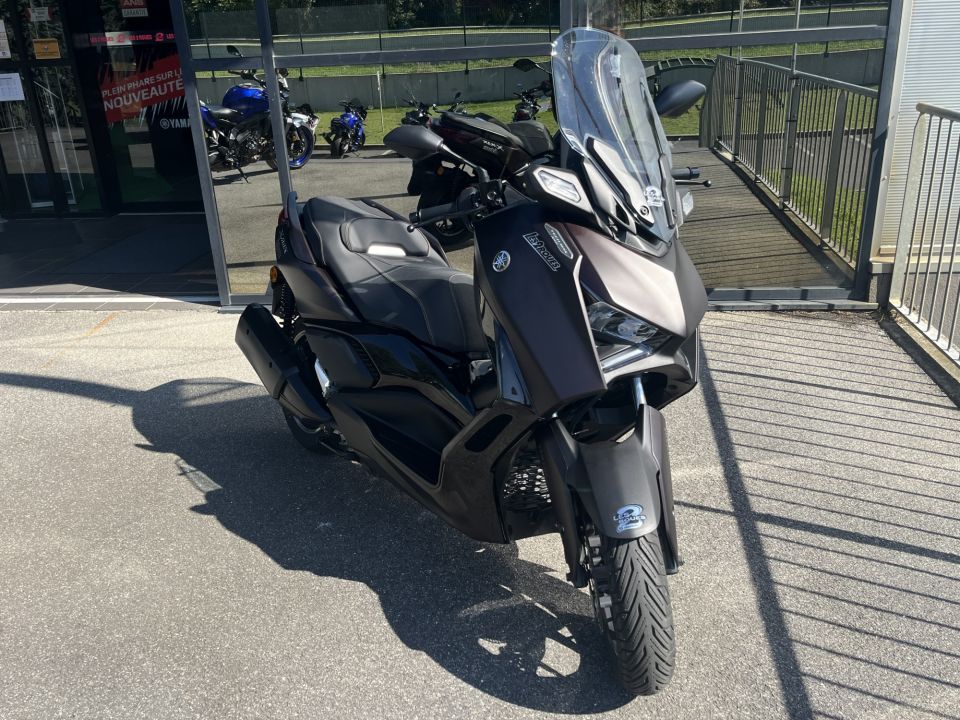 YAMAHA XMAX 300 Tech Max 4