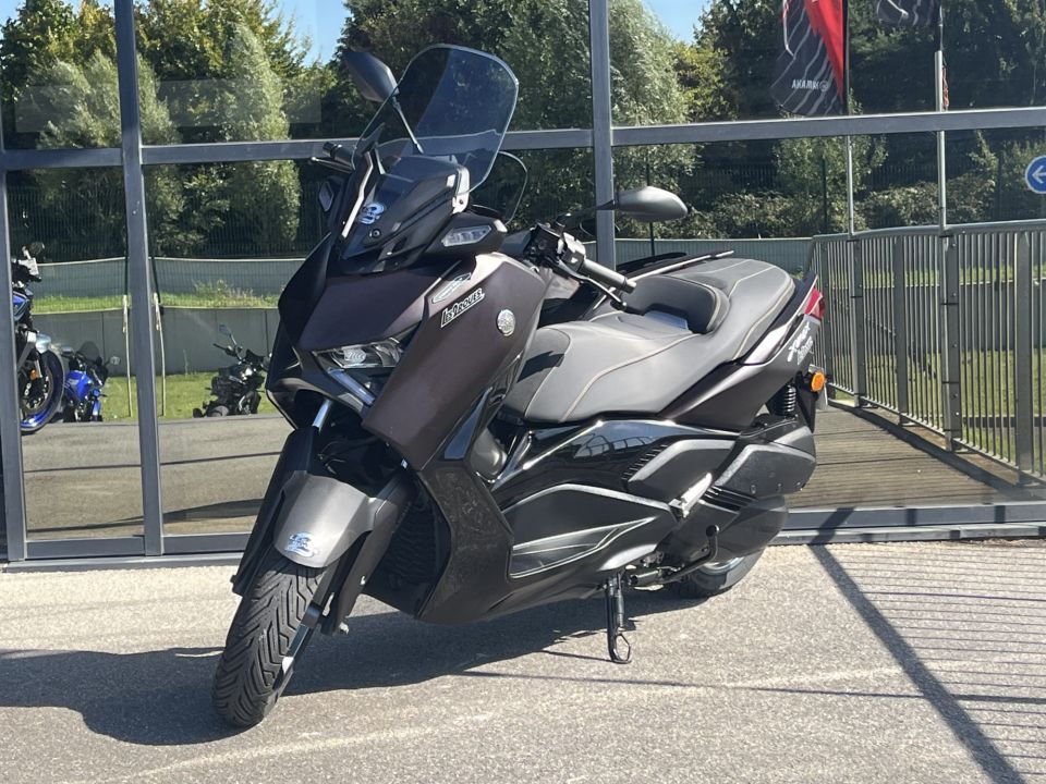 YAMAHA XMAX 300 Tech Max 4