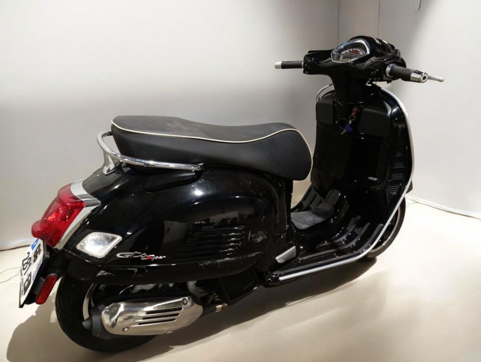 PIAGGIO VESPA 4