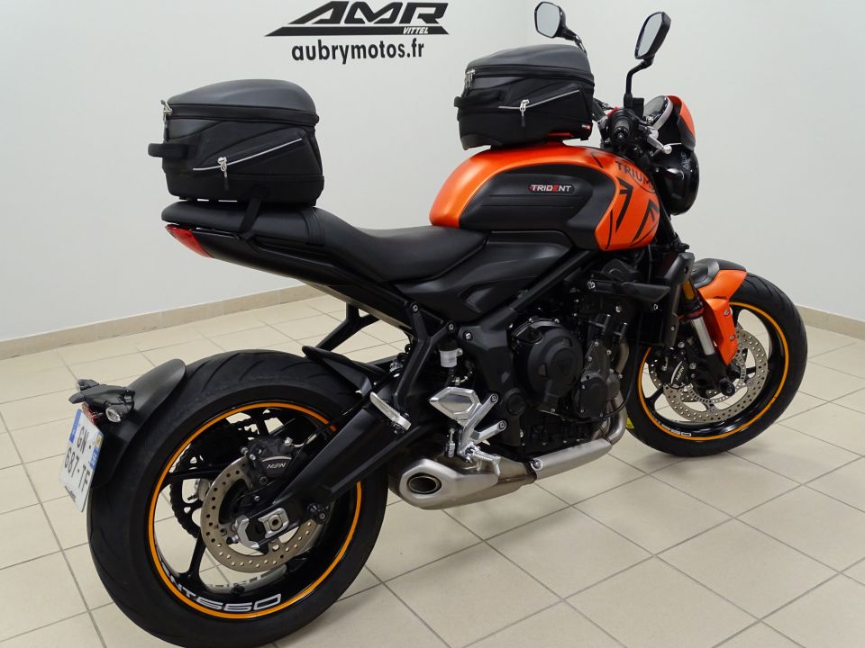 TRIUMPH TRIDENT 660 4