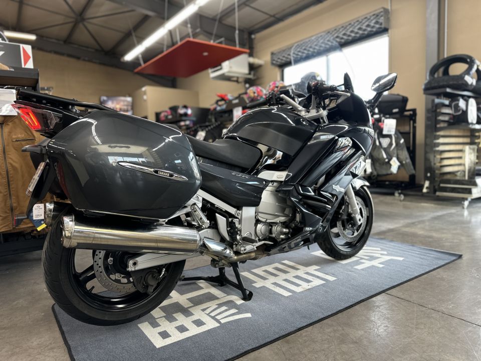 YAMAHA FJR 1300 ABS 4