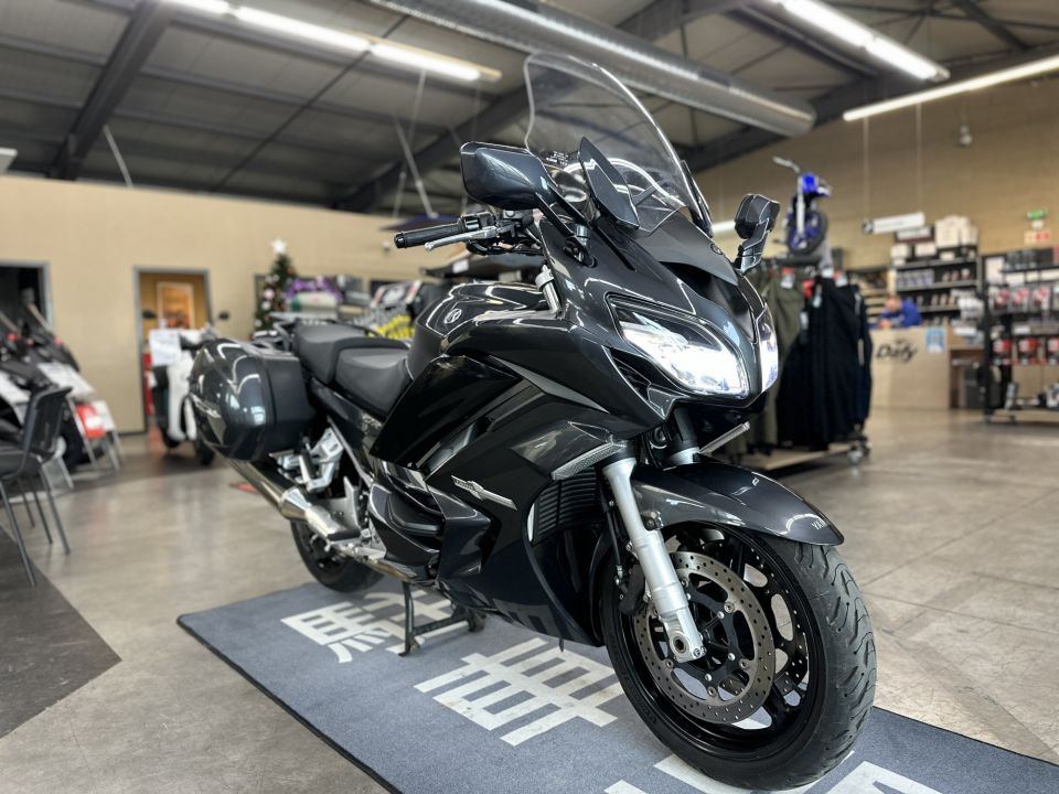 YAMAHA FJR 1300 ABS 4