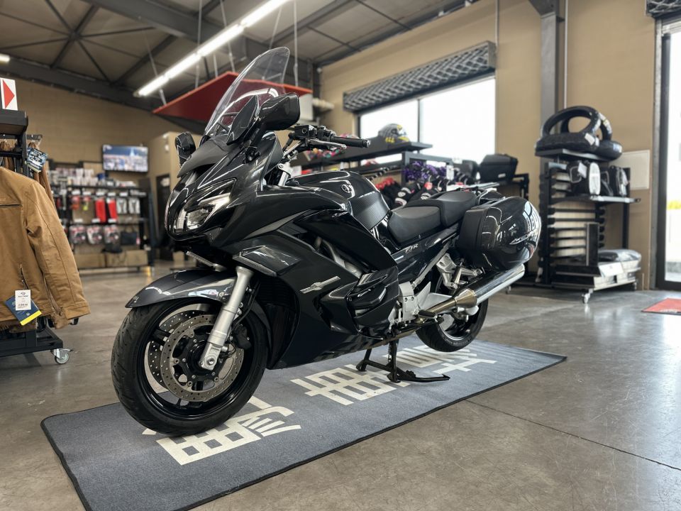 YAMAHA FJR 1300 ABS 4
