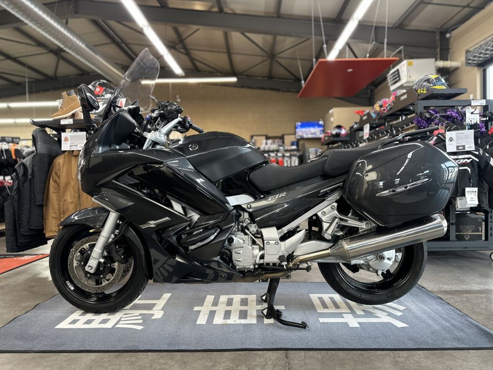 YAMAHA FJR 1300 ABS 4