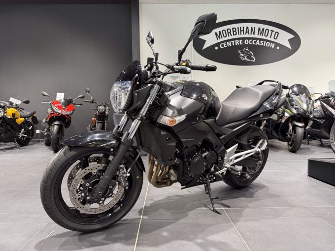 SUZUKI GSR 600 4