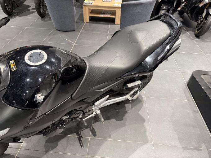 SUZUKI GSR 600 4