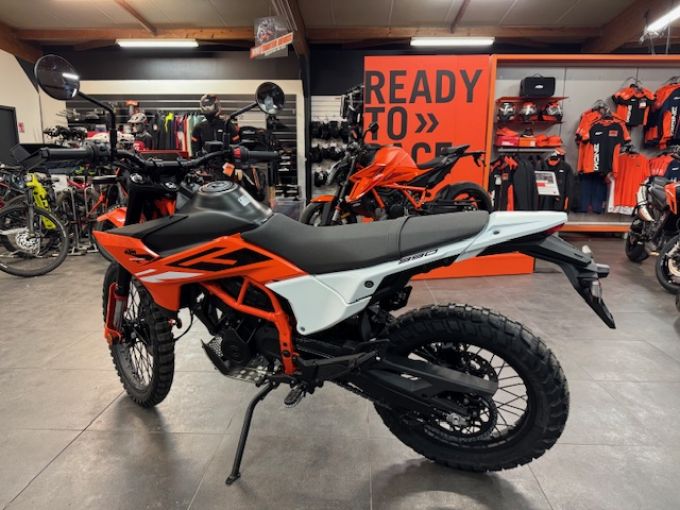 KTM 390 ENDURO R 4