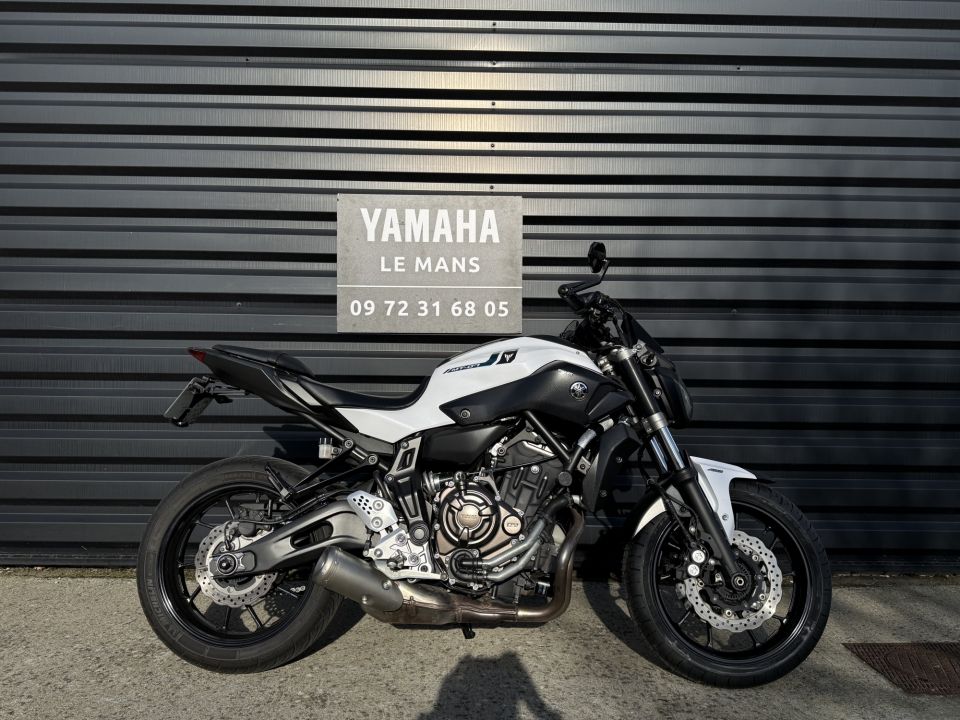 YAMAHA MT-07 (47.5CV) 4