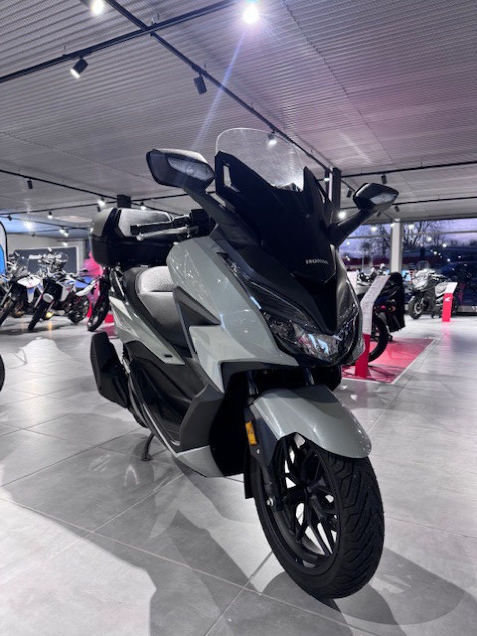 HONDA FORZA 125 ABS 4