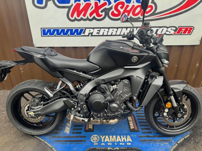 YAMAHA MT-09  Y-AMT 4