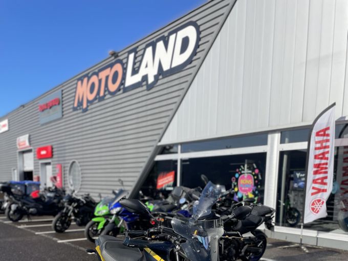 YAMAHA MT-09 4