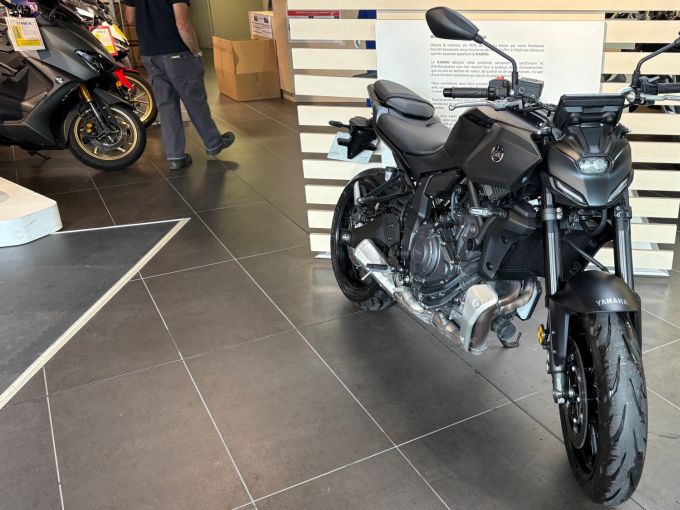 YAMAHA MT-07 (47.5CV) 4