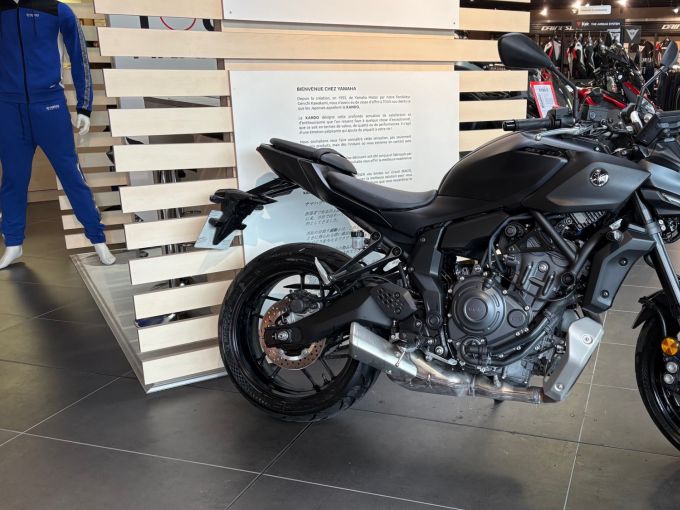 YAMAHA MT-07 (47.5CV) 4