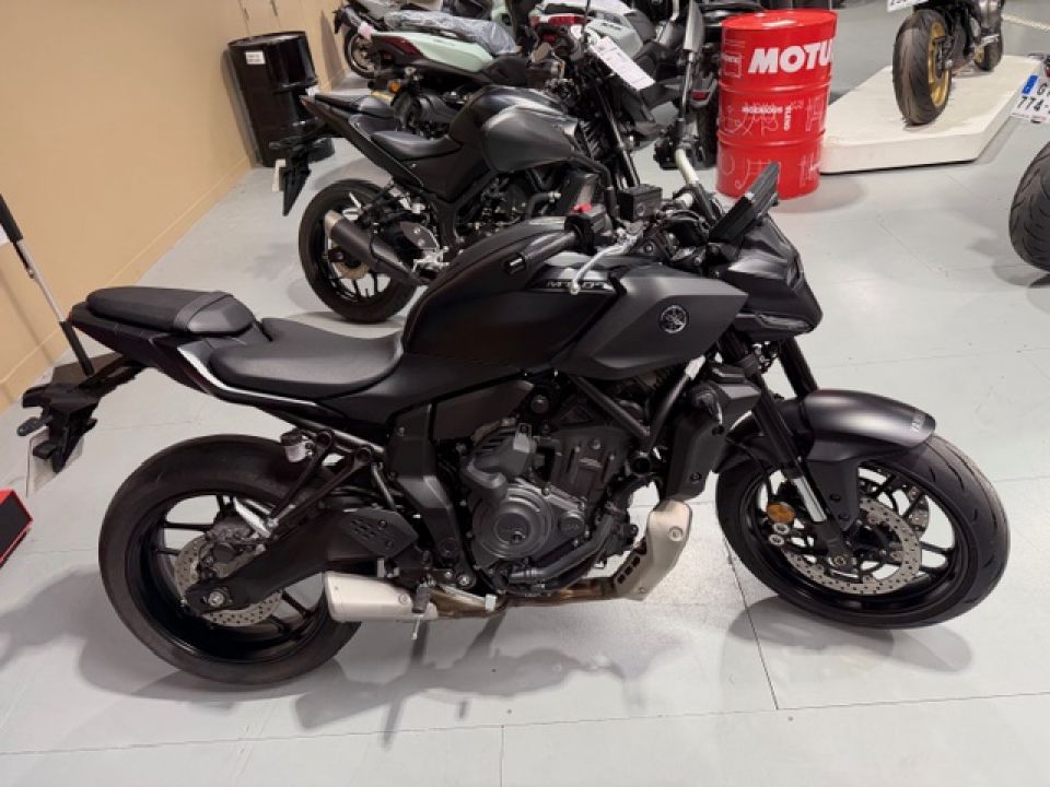 YAMAHA MT-07 Y-AMT 4