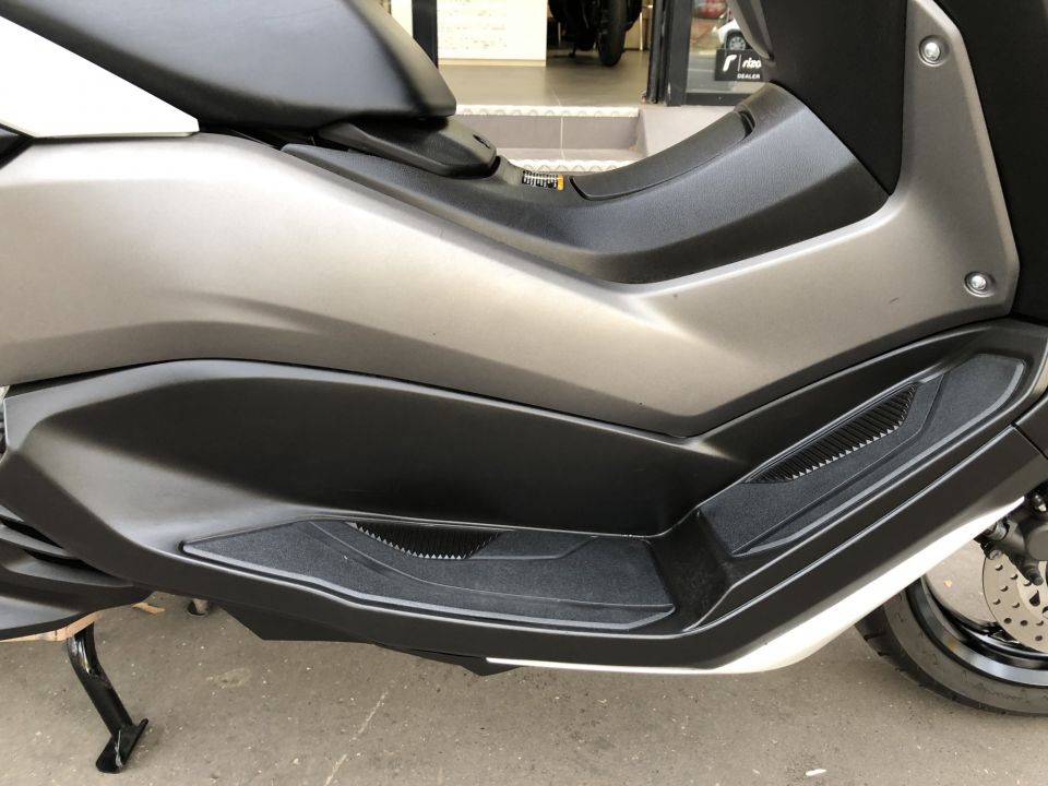 YAMAHA NMAX 125 4