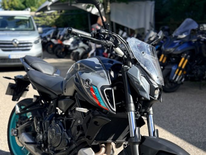 YAMAHA MT-07 (47.5CV) 4
