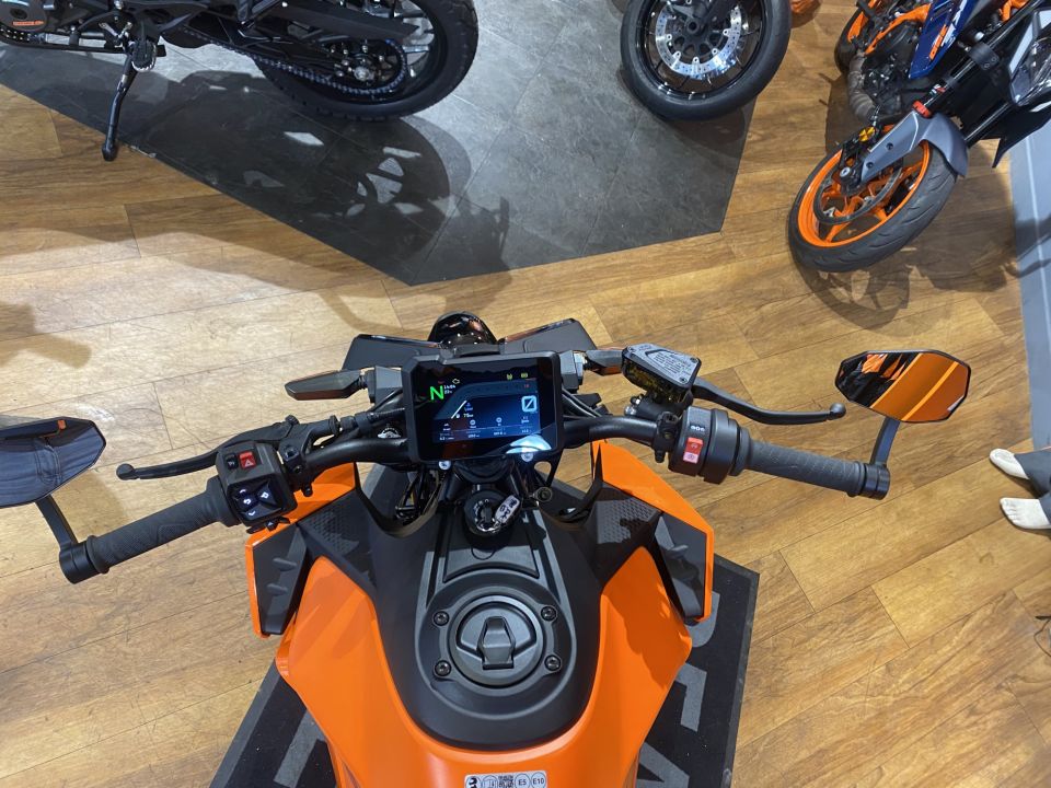 KTM 990 DUKE 4