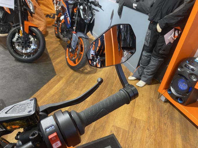 KTM 990 DUKE 4