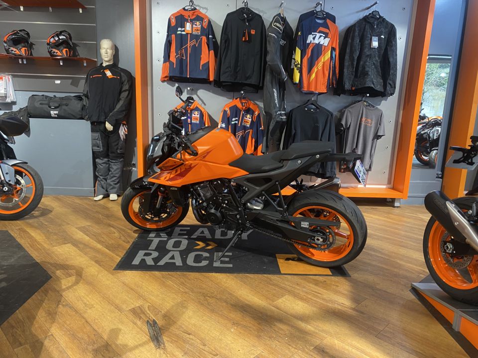 KTM 990 DUKE 4