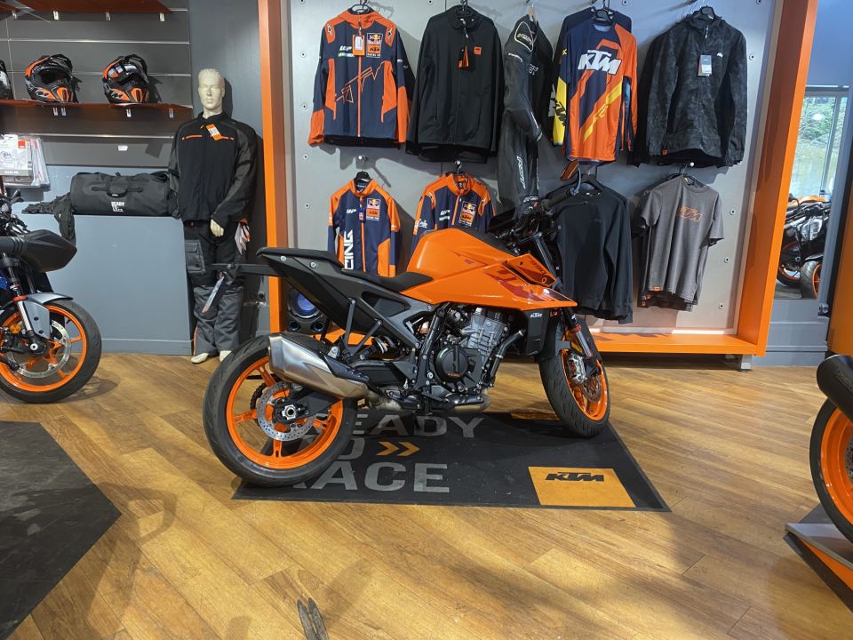 KTM 990 DUKE 4