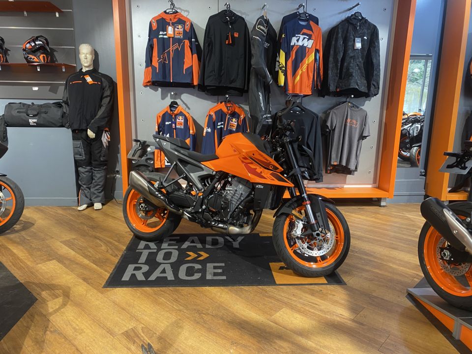 KTM 990 DUKE 4
