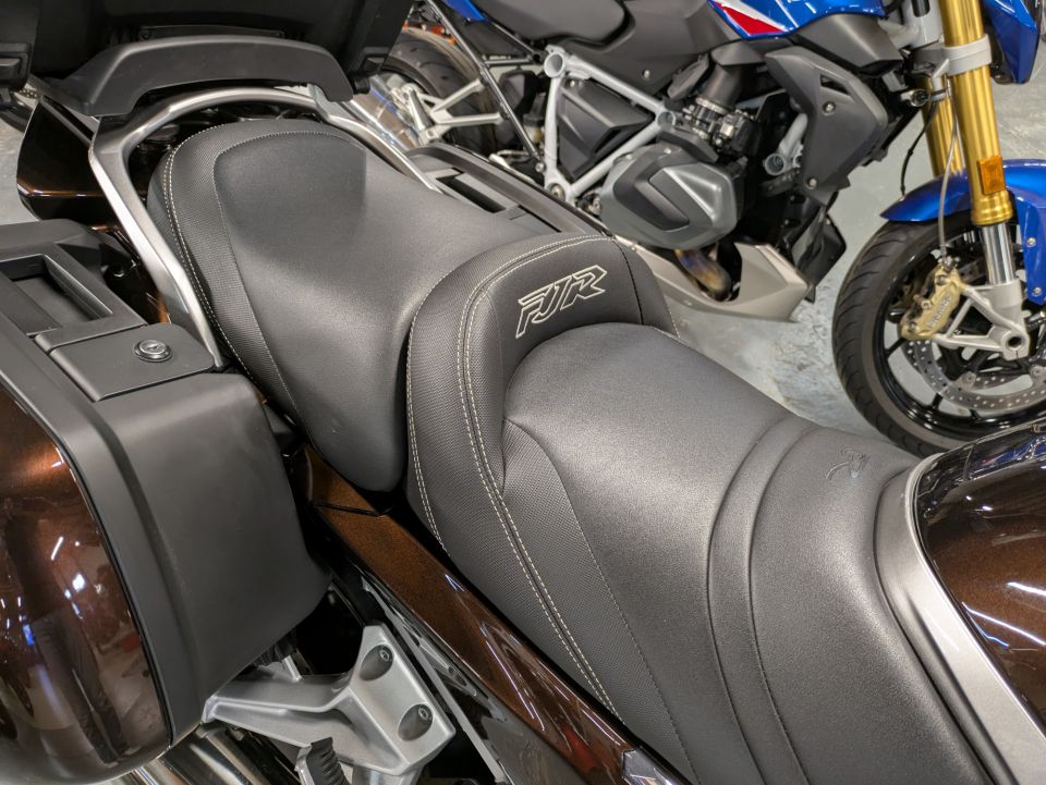 YAMAHA FJR 1300 ABS 4