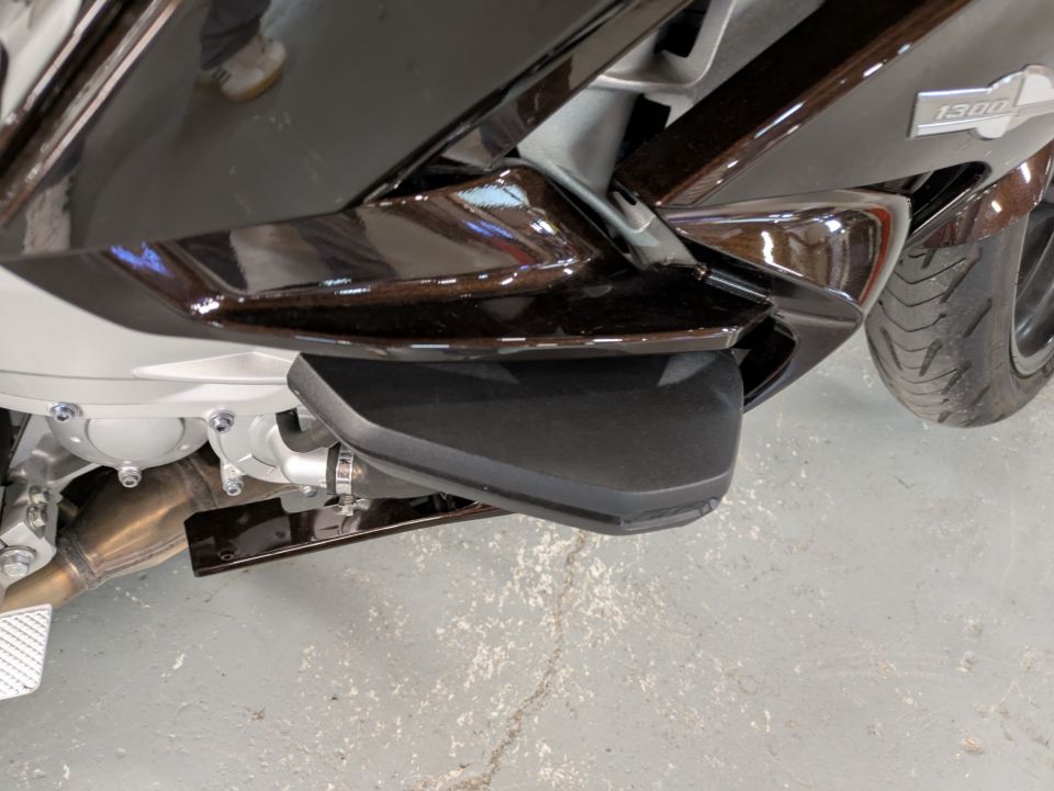 YAMAHA FJR 1300 ABS 4